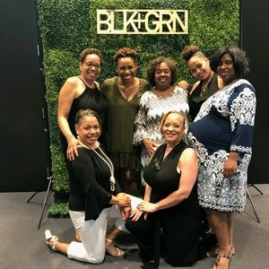 Meet your Posher, Monique